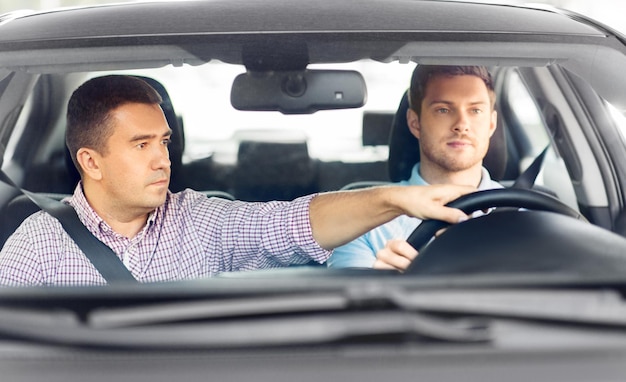 Otomatik Vites Direksiyon Dersi - 6 Saatlik Trafik Desteği