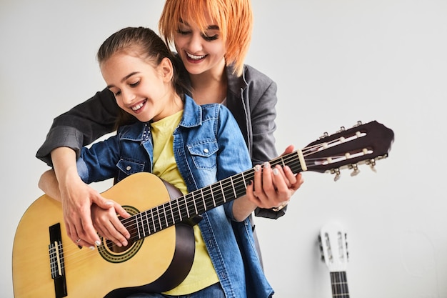 Gitar Dersi - Başlangıç Seviyesi 8 Derslik Program