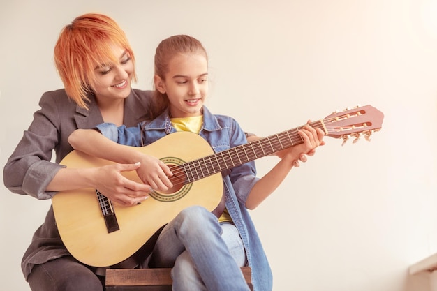 Gitar Dersi - Başlangıç Seviyesi 8 Derslik Program