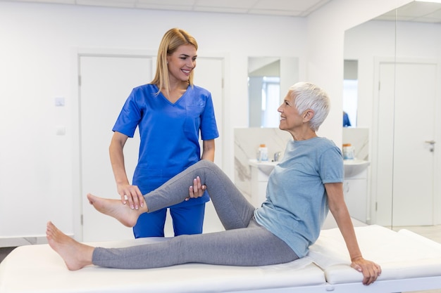 Evde Fizyoterapi Seansı — Ortopedik Rehabilitasyon