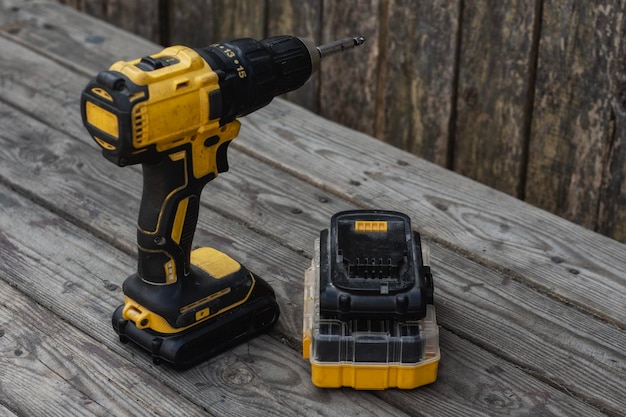 Makita DF333DWAE 12V Akülü Vidalama Seti